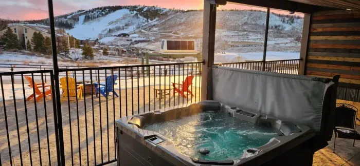 Ski. Soak. Repeat.
After a day on the slopes, unwind in the hot tub with mountain views just steps away. No driving, no crowds—just quiet Colorado sunsets and the kind of relaxation you came here for.