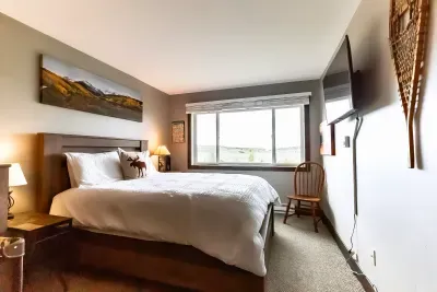 Wake up to peaceful valley views and fall asleep under soft 100% cotton bedding.
With rustic charm, blackout curtains, and your favorite shows just a remote click away—this is the kind of comfort that makes it hard to leave.