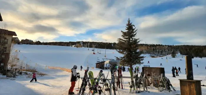 Morning starts here.
Grab your gear, take a short walk, and you’re on the mountain. No long drives or packed parking lots, just more time skiing and less time getting there.