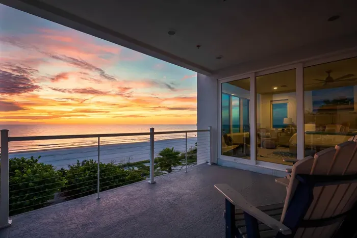 Unwind on your private balcony as the sun melts into the horizon. With sweeping views of the Gulf, this is the perfect spot for your morning coffee or evening glass of wine.