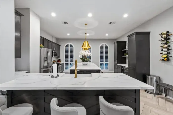 City Views  Apartment - Near Minute Maid Park & Toyota Center - image 21 of 36