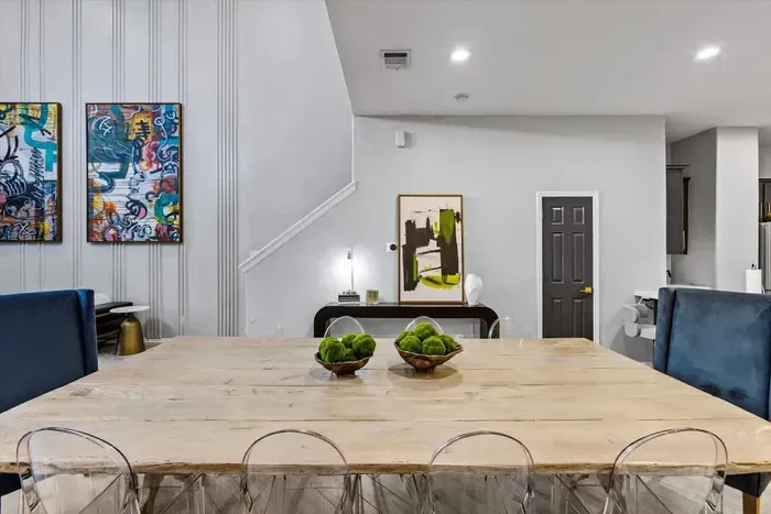 City Views  Apartment - Near Minute Maid Park & Toyota Center - image 19 of 36