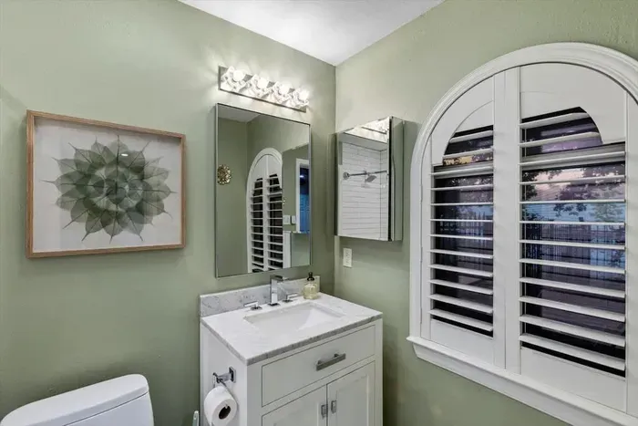 City Views  Apartment - Near Minute Maid Park & Toyota Center - image 30 of 36