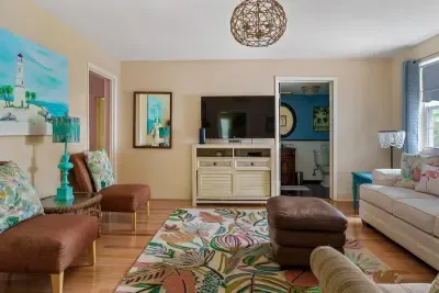 Large Heated Pool Family - 3500 sqft - Sleeps 17 - image 16 of 61