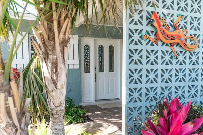 Step through the entrance and immediately feel at home. The stylish, inviting space sets the tone for a relaxing and memorable stay from the very first moment you arrive.