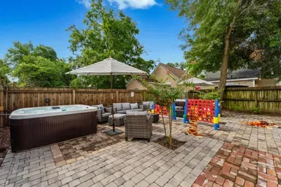 Hot Tub - Historic District - Next to Forsyth Park - image 38 of 44
