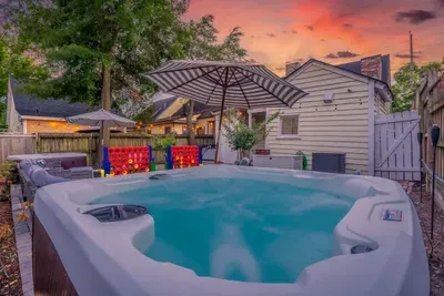 Hot Tub - Historic District - Next to Forsyth Park - image 6 of 44
