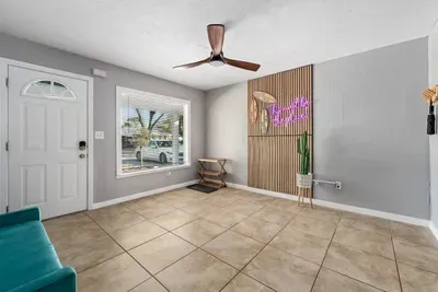 Entrance with coastal vibes