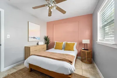 Second bedroom with Queen bed