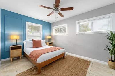 Third bedroom with Queen bed