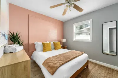 Second bedroom with Queen bed