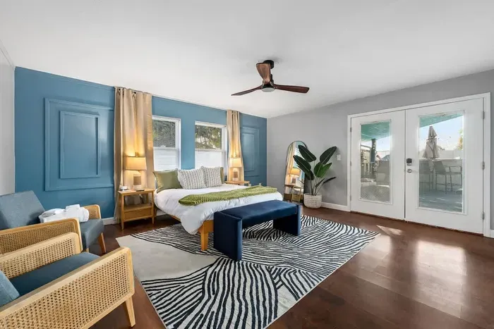 Master bedroom with Queen bed