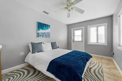 Forth bedroom with Queen bed