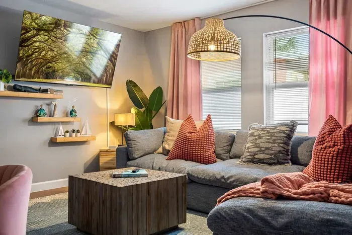 Living room with 50'' Smart TV