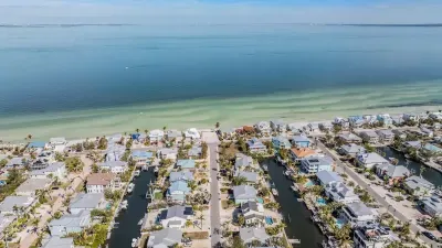 Unbeatable coastal setting where canals meet the open sea. Enjoy quick access to turquoise waters, sandy shores, and breathtaking ocean views—an idyllic spot for beach lovers and boaters seeking a true island escape.