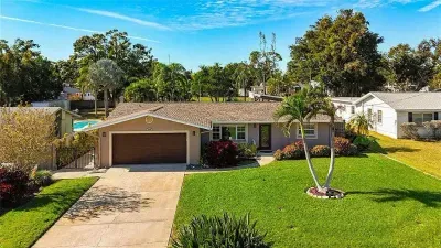Heated Pool ,Mini Golf, Game Room, Near Beaches