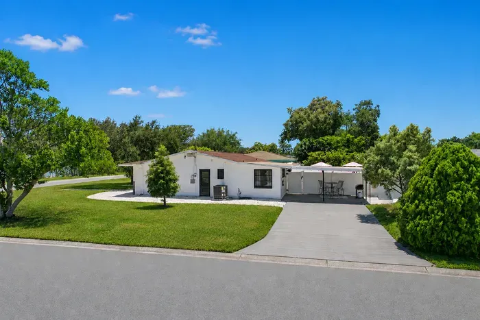 NEW! Pool + Arcade + Home Gym | Sleeps 10 - image 37 of 43