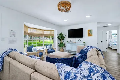 NEW! Pool + Arcade + Home Gym | Sleeps 10 - image 7 of 43