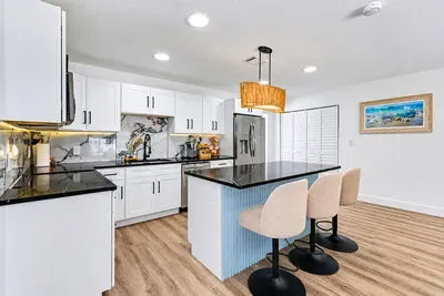 NEW! Pool + Arcade + Home Gym | Sleeps 10 - image 11 of 43