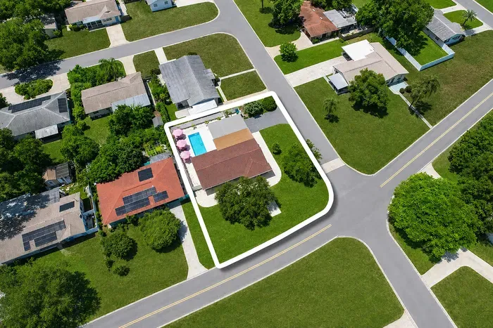 NEW! Pool + Arcade + Home Gym | Sleeps 10 - image 40 of 43
