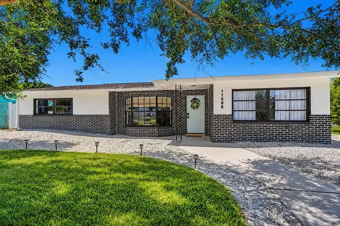 NEW! Pool + Arcade + Home Gym | Sleeps 10 - image 41 of 43