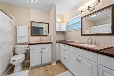 Primary ensuite bathroom.
