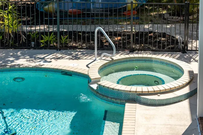 Relax and unwind in the private pool and spa 🌴☀️ Enjoy sunny afternoons, peaceful evenings, and the perfect tropical setting for making unforgettable vacation memories with family and friends!