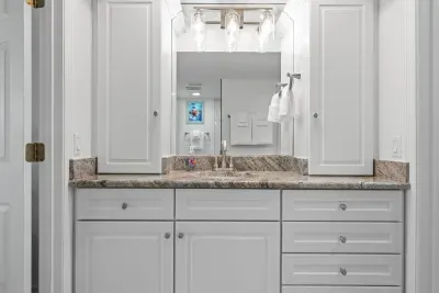 Enjoy a clean, modern setup with plenty of storage and room to refresh after a fun day at the beach, pool, or exploring beautiful Anna Maria Island!