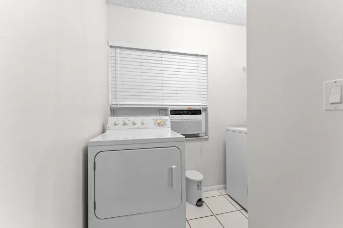 In-home laundry for added convenience ✨🧺 Enjoy the comfort of having your own washer and dryer during your stay — perfect for beach towels, longer vacations, and keeping everything fresh throughout your Florida getaway!