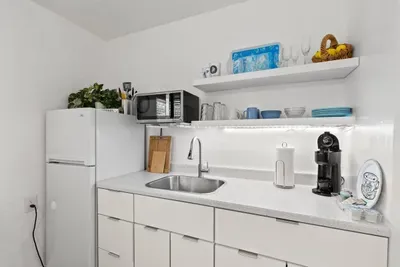 Inviting kitchen area.