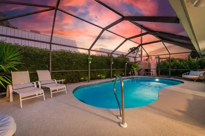 Heated Pool - Minutes to Beach - Outside Bar - Perfect for Family - image 10 of 44