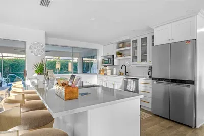 Heated Pool - Minutes to Beach - Outside Bar - Perfect for Family - image 14 of 44