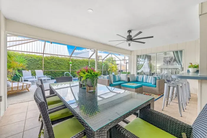 Heated Pool - Minutes to Beach - Outside Bar - Perfect for Family - image 4 of 44