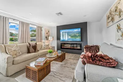Heated Pool - Minutes to Beach - Outside Bar - Perfect for Family - image 19 of 44