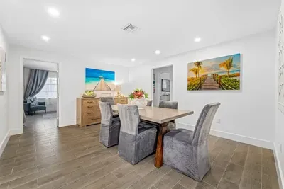 Heated Pool - Minutes to Beach - Outside Bar - Perfect for Family - image 24 of 44