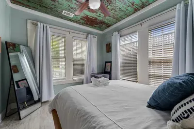 Hot Tubs - DT Duplex - Two Blocks off Forsyth Park - image 12 of 58
