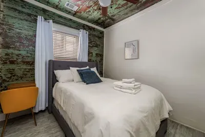 Hot Tubs - DT Duplex - Two Blocks off Forsyth Park - image 21 of 58
