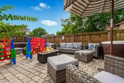 Hot Tubs - DT Duplex - Two Blocks off Forsyth Park - image 39 of 58