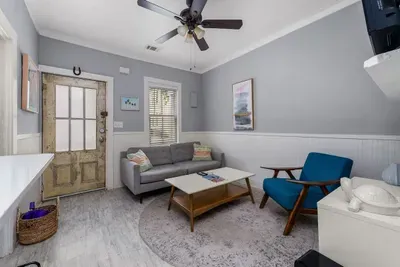 Hot Tubs - DT Duplex - Two Blocks off Forsyth Park - image 37 of 58