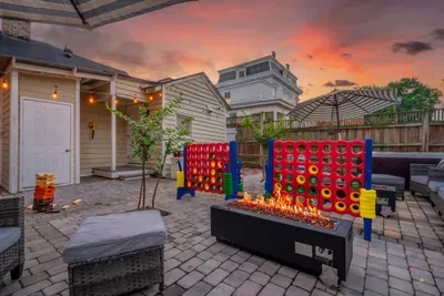 Hot Tubs - DT Duplex - Two Blocks off Forsyth Park - image 3 of 58