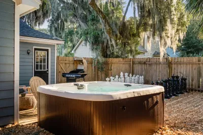 Dog Friendly - Hot Tub - Large Backyard - image 9 of 40
