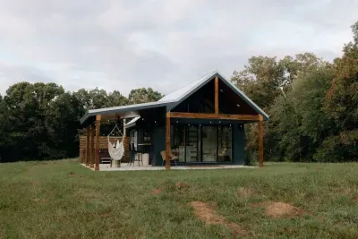 Book your escape to rediscover peace. 