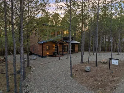 Wandering Pines | Hot Tub • Fire Pit • Bunk Room - image 6 of 41