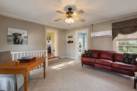 Charming 5-bedroom farmhouse with WiFi, AC in lovely Bardstown