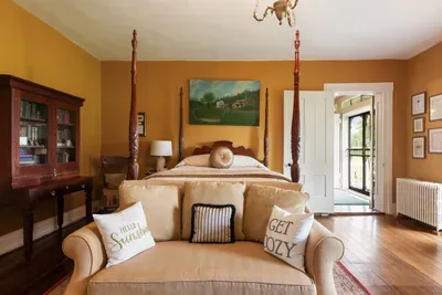 Charming 5-bedroom farmhouse with WiFi, AC in lovely Bardstown - image 38 of 61