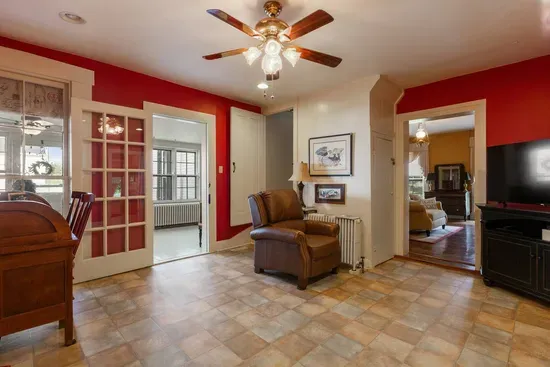 Charming 5-bedroom farmhouse with WiFi, AC in lovely Bardstown