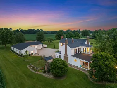 Charming 5-bedroom farmhouse with WiFi, AC in lovely Bardstown - image 58 of 61