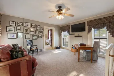 Charming 5-bedroom farmhouse with WiFi, AC in lovely Bardstown - image 48 of 61