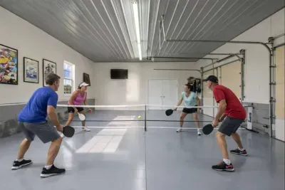 Charming 5-bedroom farmhouse with WiFi, AC in lovely Bardstown - image 9 of 61