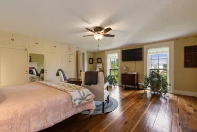 Charming 5-bedroom farmhouse with WiFi, AC in lovely Bardstown - image 51 of 61